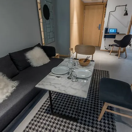 Coke Aparthotel 3*